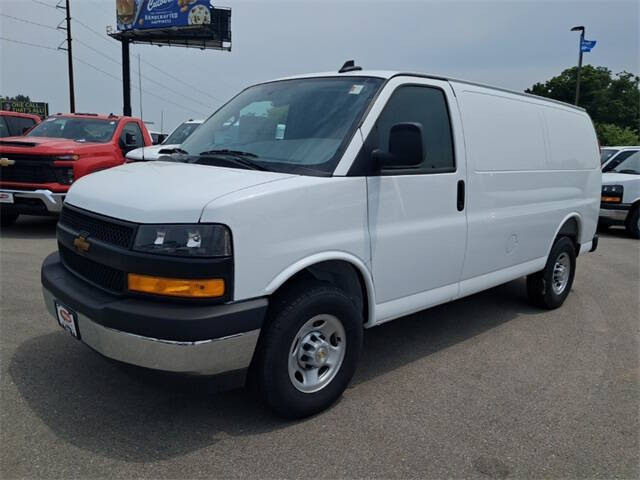 2025 Chevrolet Express 3500