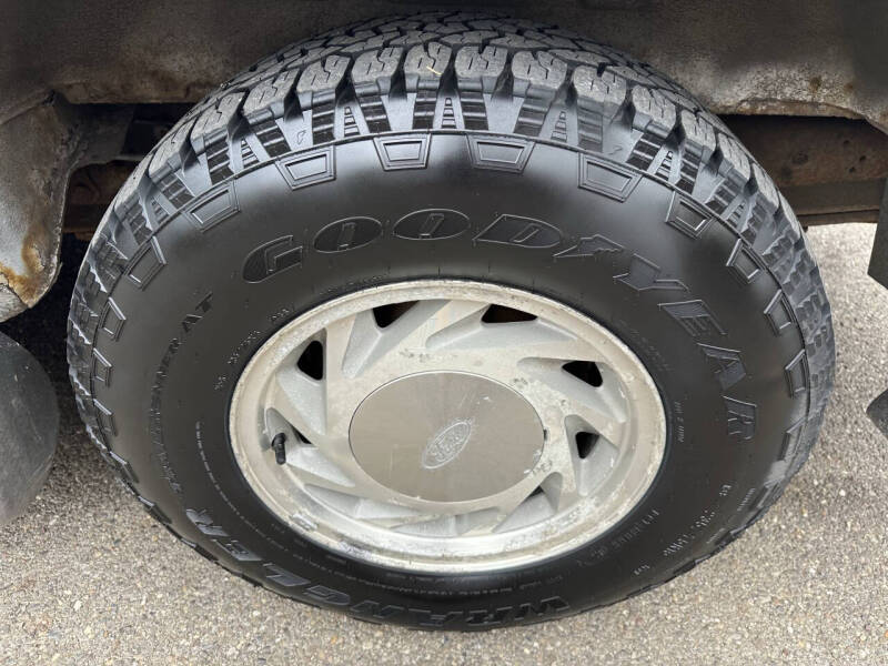 2000 Ford E-Series E-150