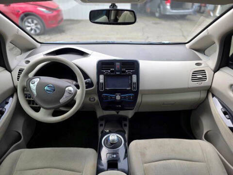 2011 Nissan LEAF SL