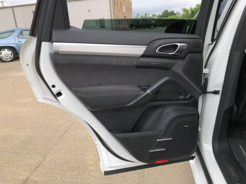 2013 Porsche Cayenne GTS