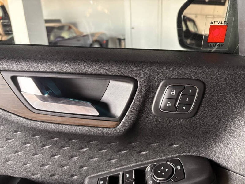 2020 Ford Escape Hybrid Titanium