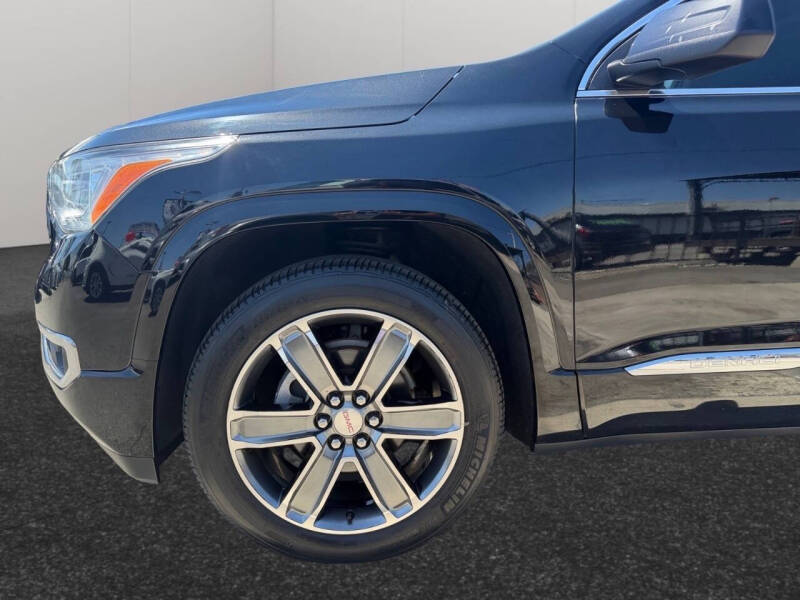 2017 GMC Acadia Denali