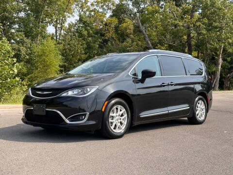 2020 Chrysler Pacifica for sale at Bic Motors in Jackson MO