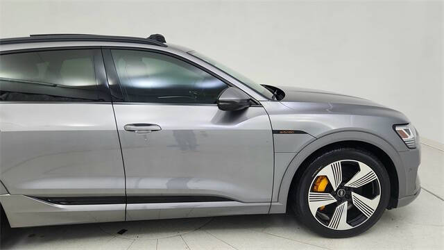 2022 Audi e-tron quattro Premium Plus