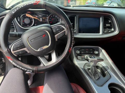 2018 Dodge Challenger SXT Plus