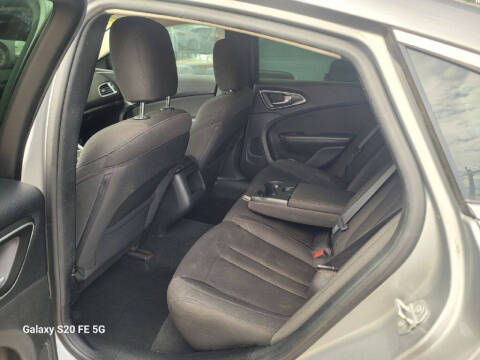 2016 Chrysler 200 Limited