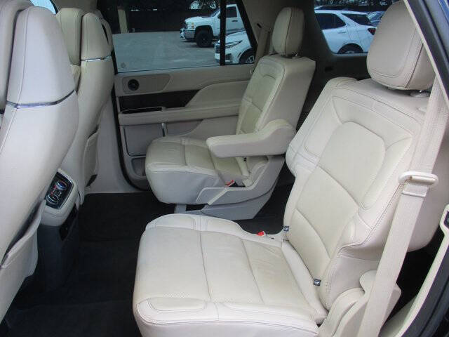 2019 Lincoln Navigator Select