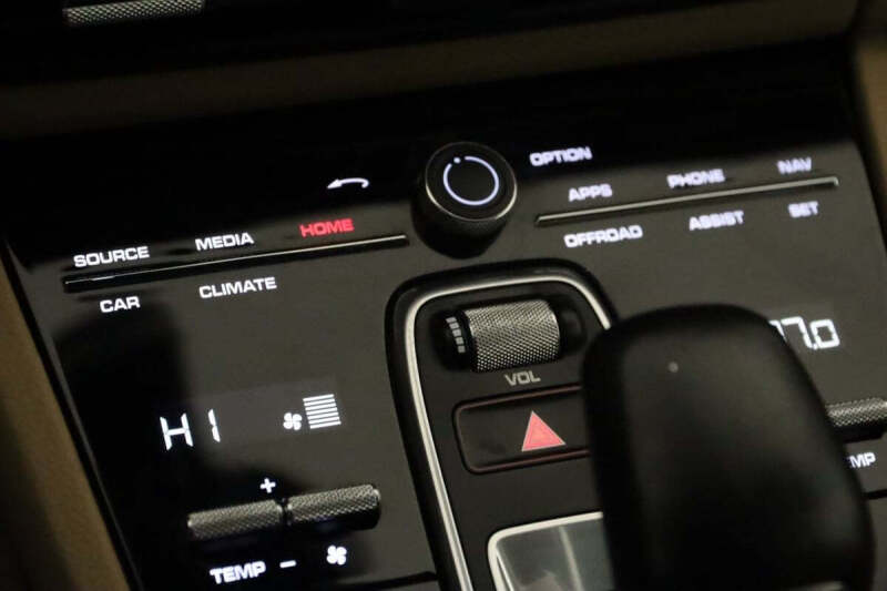 2022 Porsche Cayenne Platinum Edition