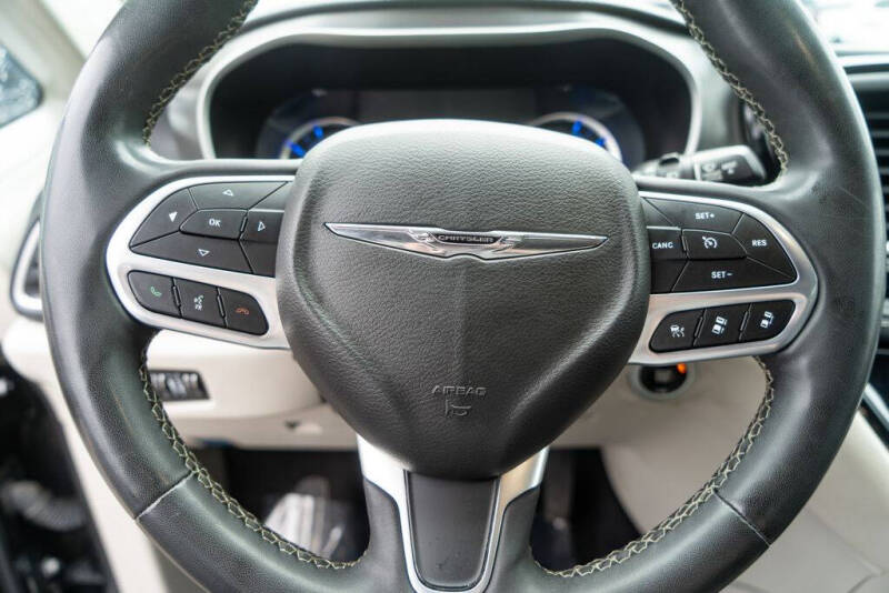 2022 Chrysler Pacifica Hybrid Touring L