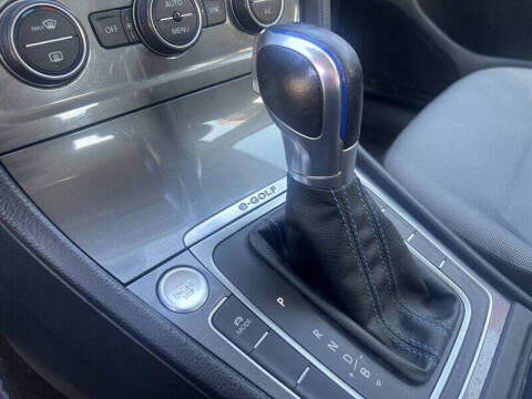 2016 Volkswagen e-Golf SE