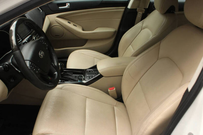 2014 Kia Cadenza Premium