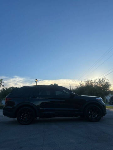 2022 Ford Explorer ST-Line