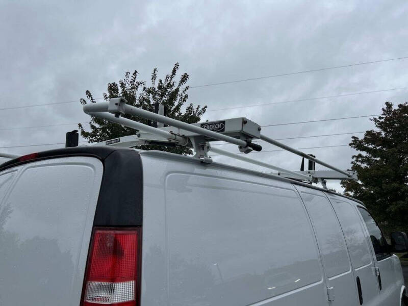 2023 GMC Savana 2500