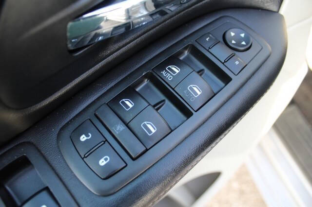 2013 Chrysler Town and Country Touring