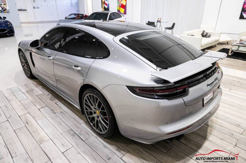 2019 Porsche Panamera GTS