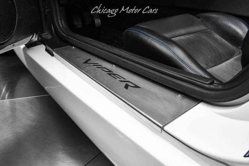 2005 Dodge Viper SRT-10