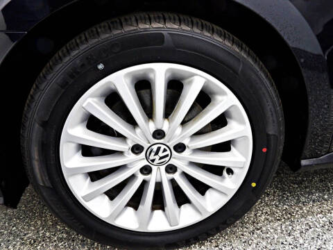 2017 Volkswagen Passat 1.8T SE