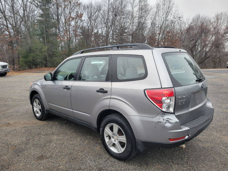 2011 Subaru Forester X photo 7