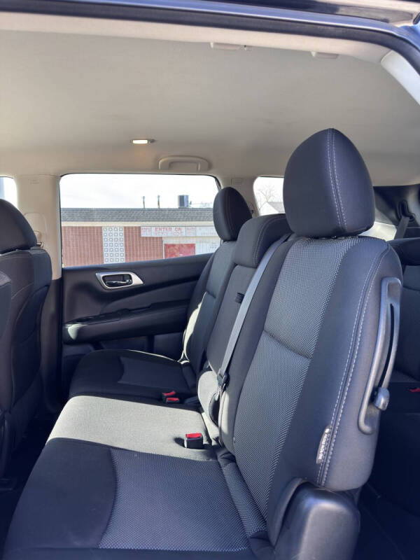 2020 Nissan Pathfinder SV