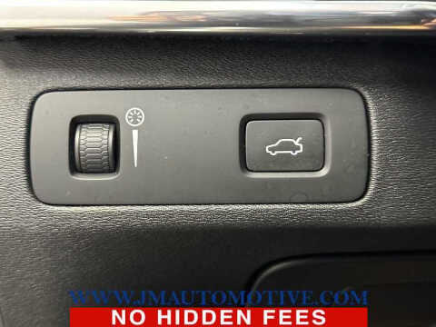 2017 Volvo XC90 T6 Momentum