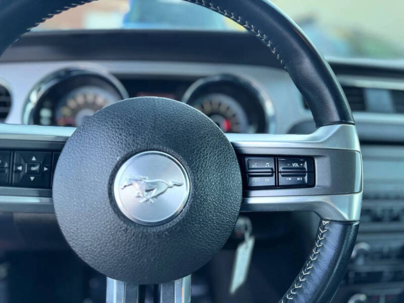 2013 Ford Mustang V6 Premium