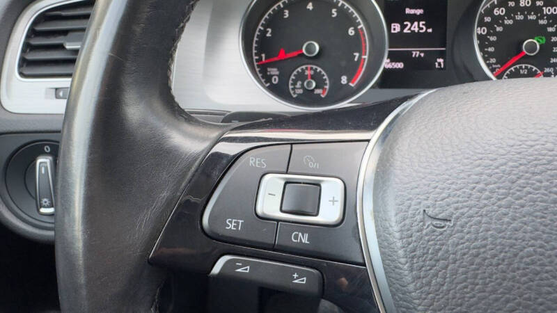 2015 Volkswagen Golf TSI SE
