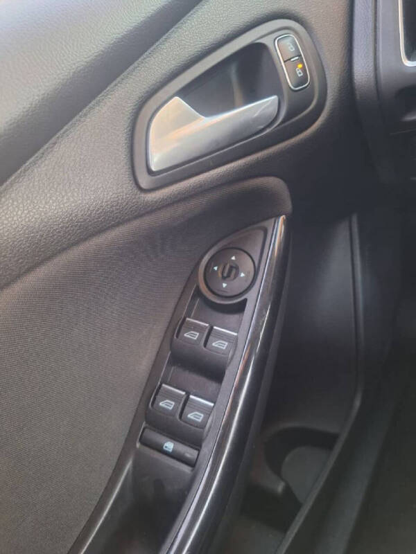 2017 Ford Focus Titanium