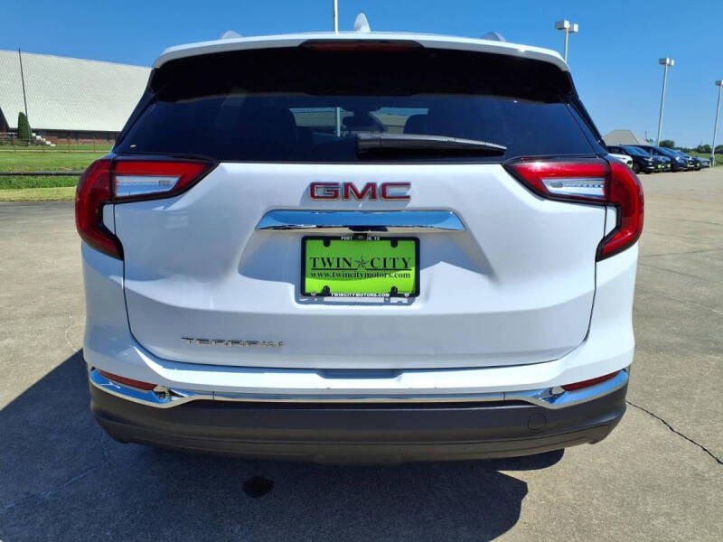 2024 GMC Terrain SLT