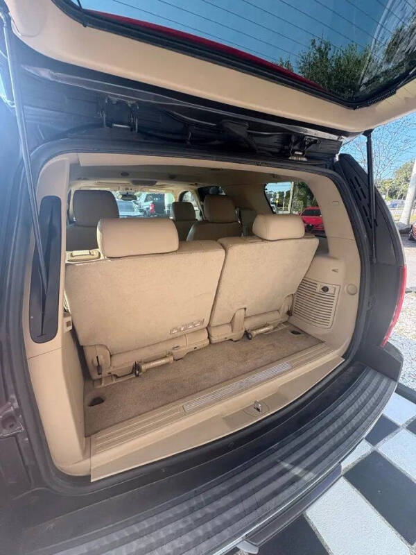 2011 Cadillac Escalade Luxury