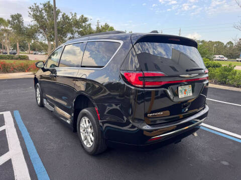 2022 Chrysler Pacifica Touring L