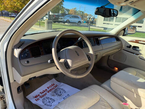 2000 Lincoln Town Car Executive