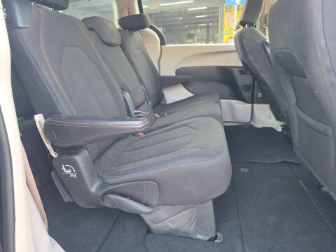 2017 Chrysler Pacifica Touring