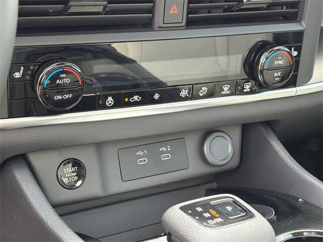 2026 Nissan Rogue SV