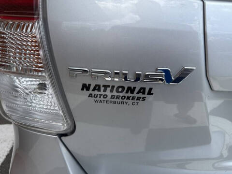 2015 Toyota Prius v Five