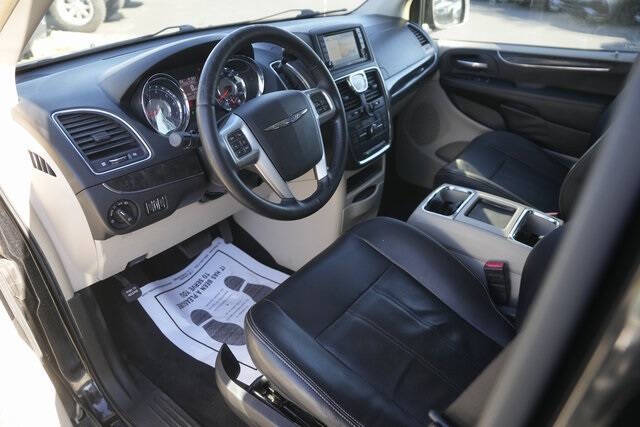 2012 Chrysler Town and Country Touring