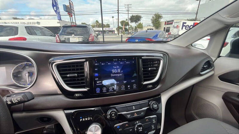 2017 Chrysler Pacifica Touring