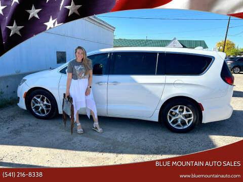 2018 Chrysler Pacifica for sale at Blue Mountain Auto Sales in Ontario OR