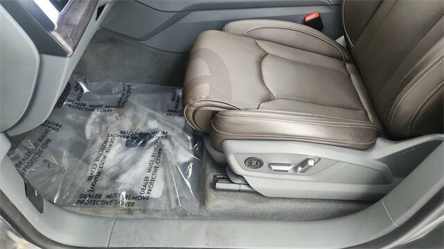 2023 Audi Q8 quattro Prestige 55 TFSI