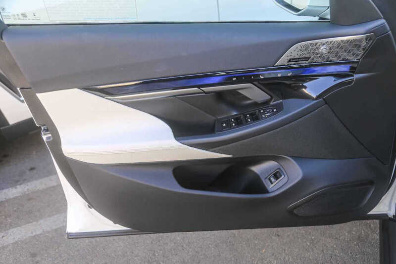 2025 BMW i5 eDrive40