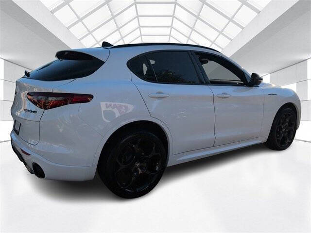 2023 Alfa Romeo Stelvio Estrema