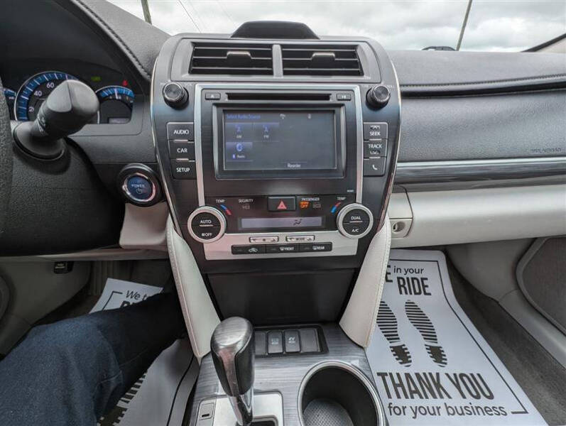 2014 Toyota Camry Hybrid LE