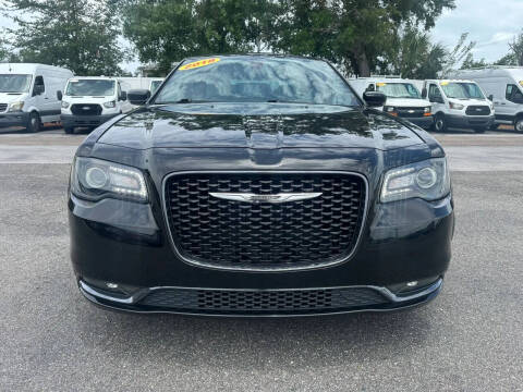 2018 Chrysler 300 S