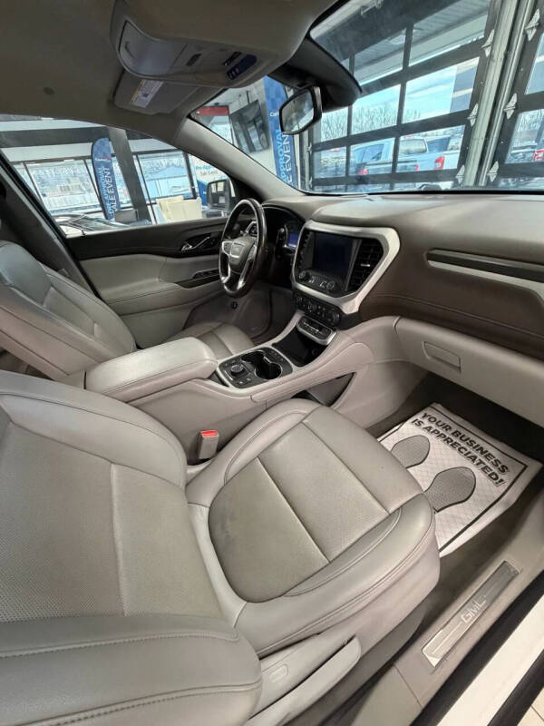 2021 GMC Acadia SLT