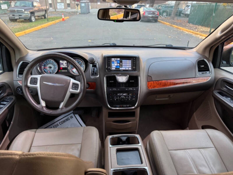 2015 Chrysler Town and Country Touring