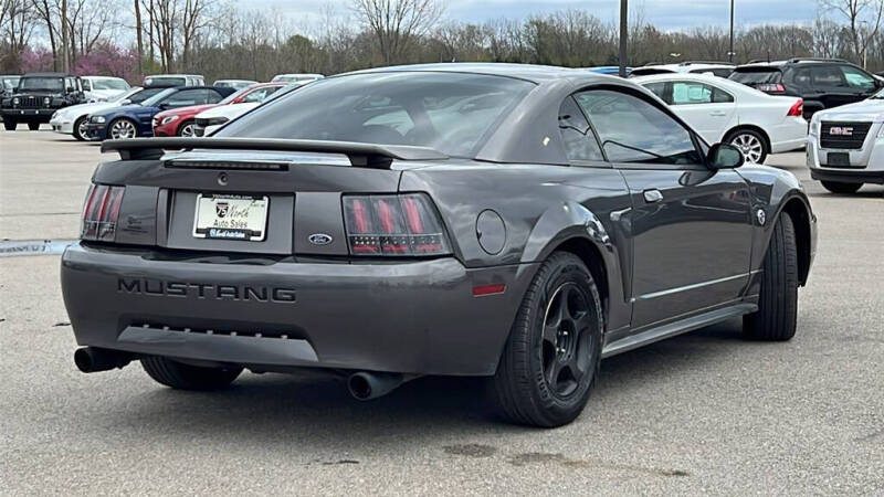 2004 Ford Mustang