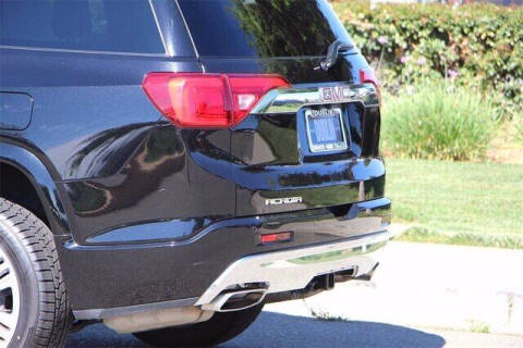 2017 GMC Acadia Denali