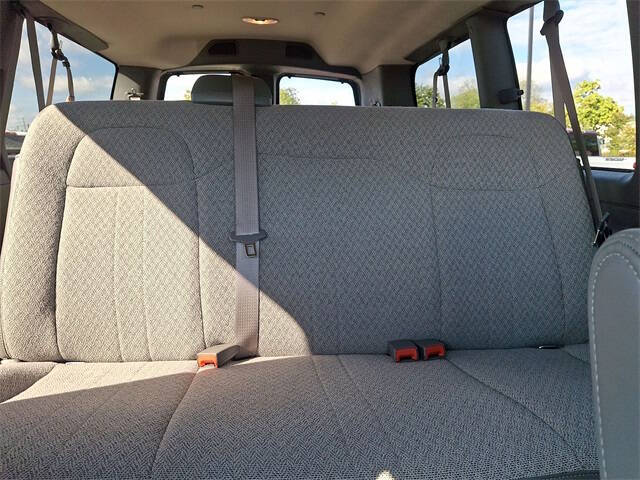 2025 GMC Savana LT 2500