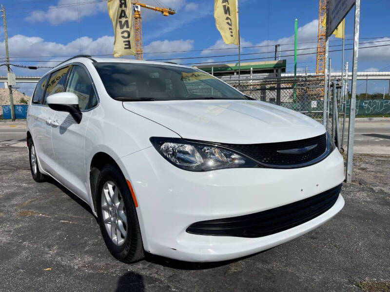 2020 Chrysler Voyager for sale at MIAMI AUTO LIQUIDATORS in Miami FL