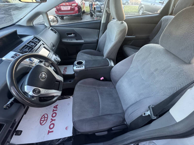 2012 Toyota Prius v Five