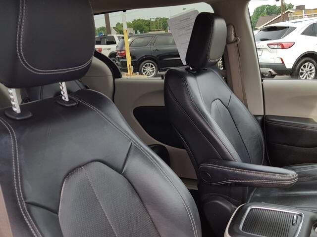 2022 Chrysler Pacifica Touring L